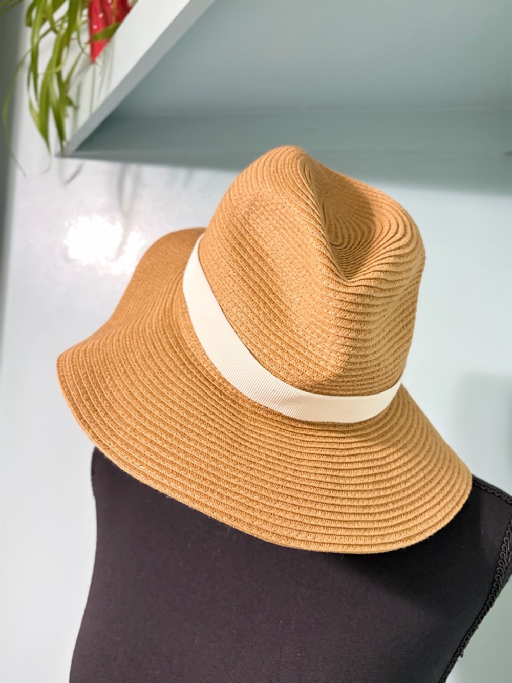 J. Crew Wide-Brim Summer Straw Hat / Fedora Style,‎ S-M, Natural Tan with Ribbon